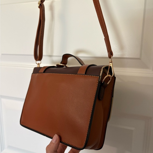 Hogwarts Harry Potter Crossbody Bag - Picture 6 of 7